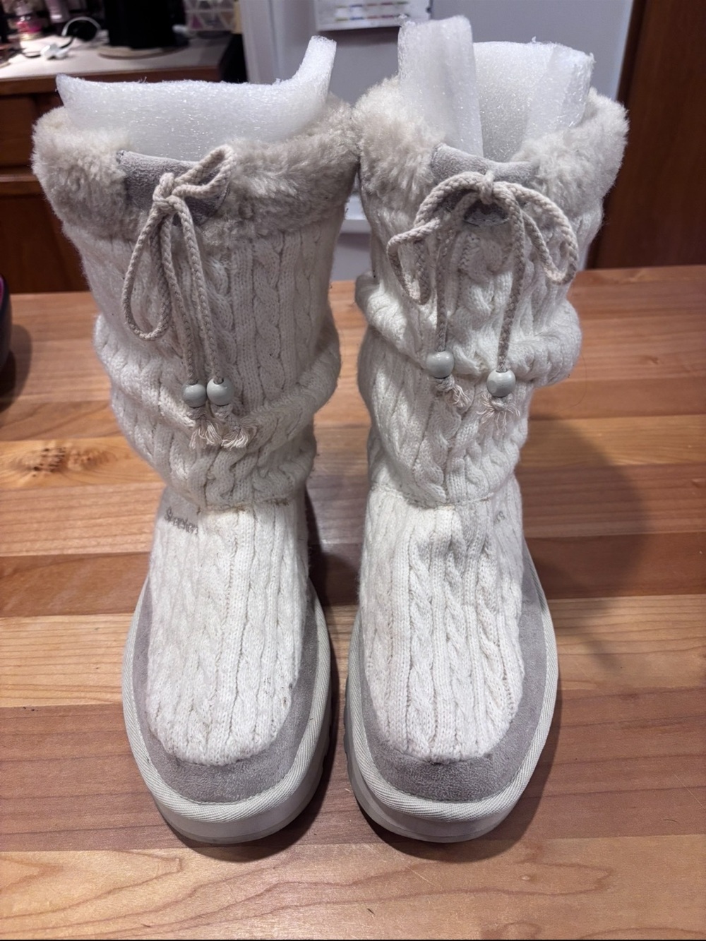 Skechers Women's Cream Knit Faux Fur Winter Boots